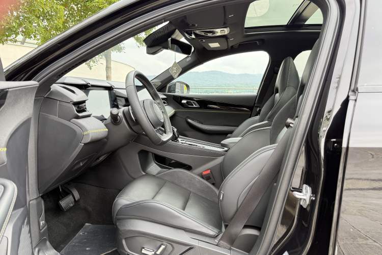 Used Lynk & Co 03 2023 2.0TD DCT JingPro
