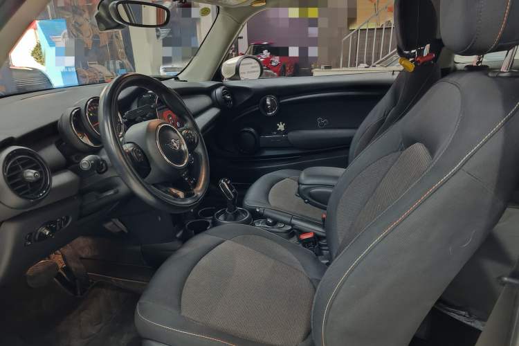 Used  MINI 2019 1.5T ONE
