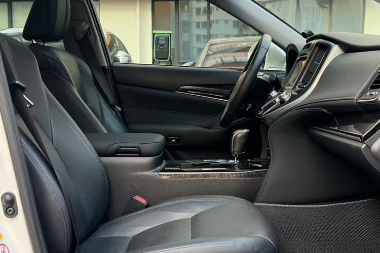 Used Toyota Crown 2015 2.0T Fashion Edition
