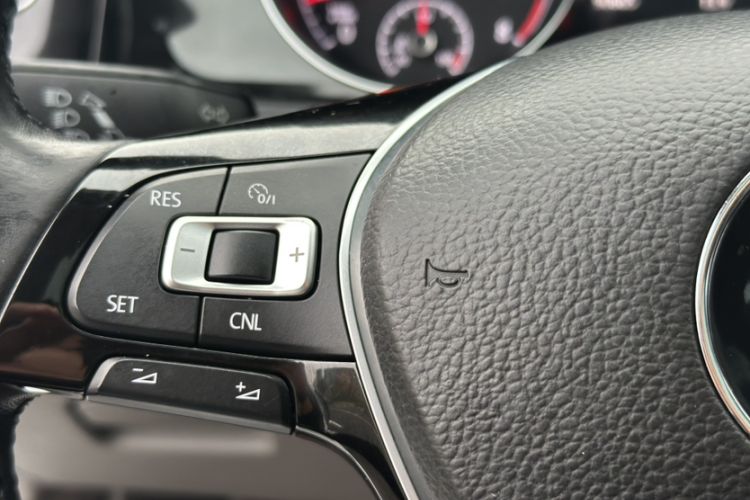 Used Volkswagen Golf 2015 1.4TSI Automatic Flagship Model
