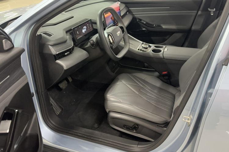 Used  L6 2025 EM-i 140km Starship Edition