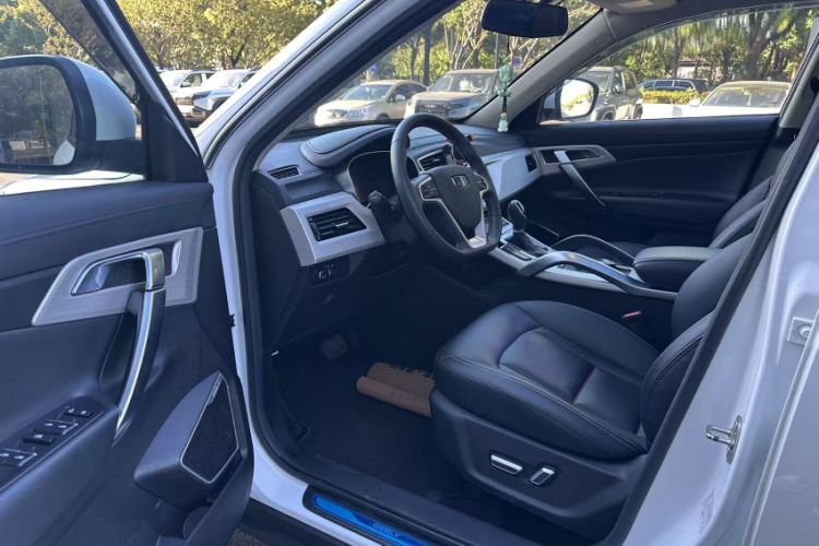 Used Geely Auto Emgrand X7 Sport 2018 1.8TD Automatic Two-Wheel Drive Smart Connect 4G Internet Edition
