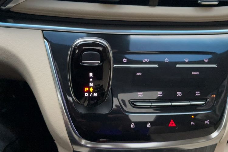 Used Buick GL8 2022 Land Business Class 652T Smart Deluxe Model
