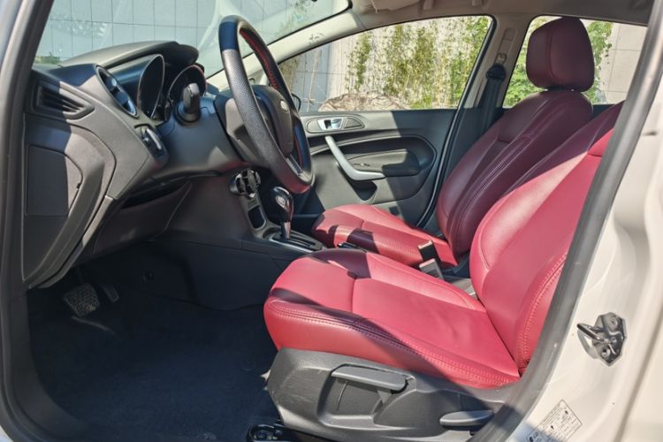 Used Ford Fiesta 2013 Hatchback 1.5L Automatic Fashion Edition
