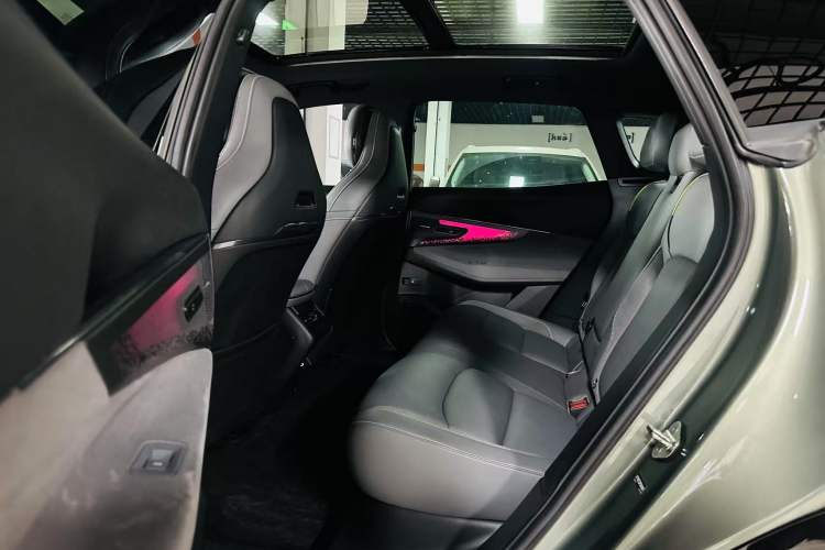 Used Lynk & Co 08 EM-P 2023 245km Ultra-Long Range Halo
