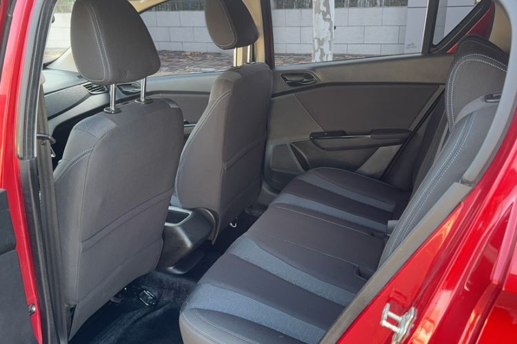 Used Baojun 310 2016 1.2L manual Comfort trim level