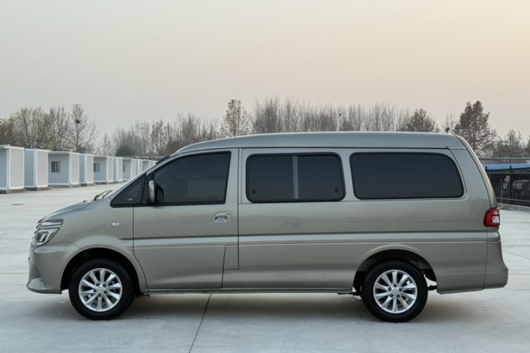 Used FORTHING Lingzhi 2023 M5L 1.6L Comfort 9-Seater
