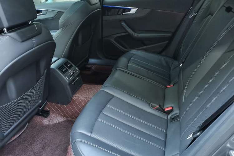 Used Audi A4L 2023 40 TFSI Luxury Dynamic Model
