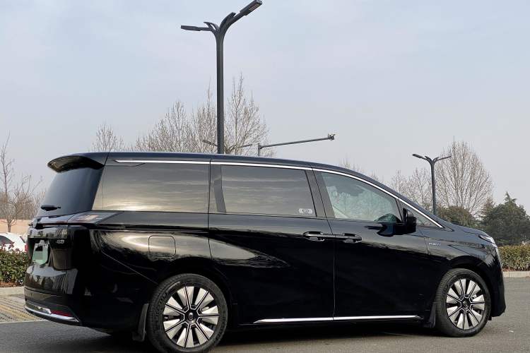 Used GAC Trumpchi E8 New Energy 2024 150km Dragon Roar Starry Night+