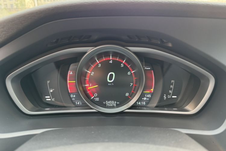 Used Volvo V40 2015 1.6T Zhiyi Edition
