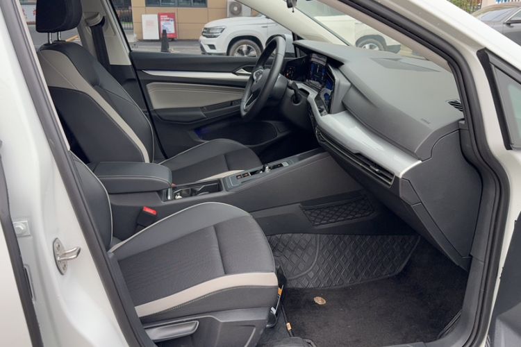 Used Volkswagen Golf 2023 Facelift 280TSI DSG Pro
