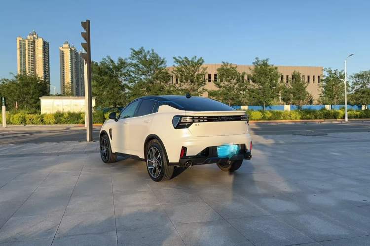 Used Lynk & Co 05 2020 2.0TD Two-Wheel Drive Shine Halo
