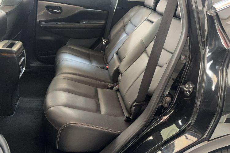 Used Nissan Murano 2019 2.5L XL Two-Wheel Drive Smart Connect Luxury Edition China VI Standard
