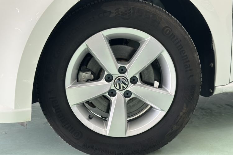 Used Volkswagen Lavida 2017 1.6L Automatic Comfort Edition
