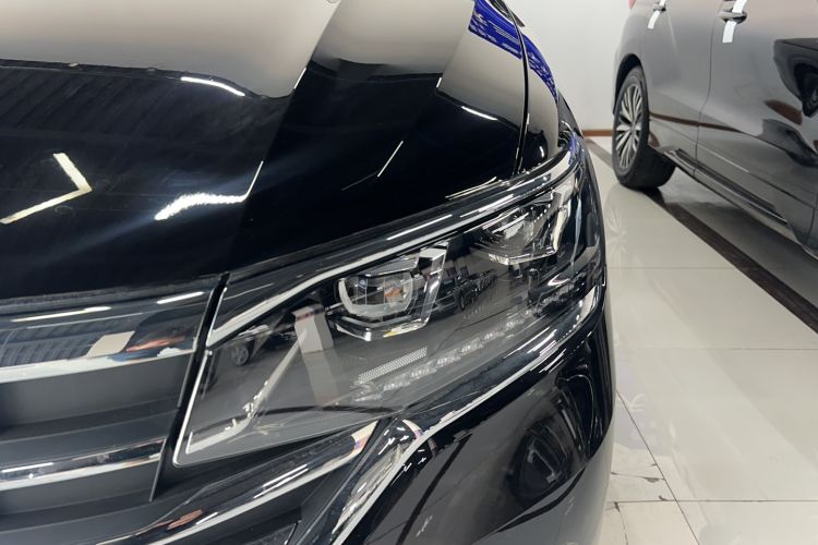 Used Volkswagen Viloran 2024 380TSI Luxury Edition
