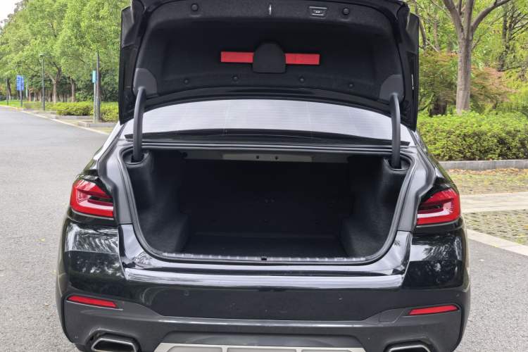 Used BMW 5 Series 2022 Restyled 525Li M Sport Package
