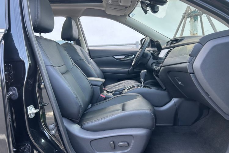 Used Nissan X-Trail 2019 2.5L CVT Smart Connect Luxury Edition 4WD
