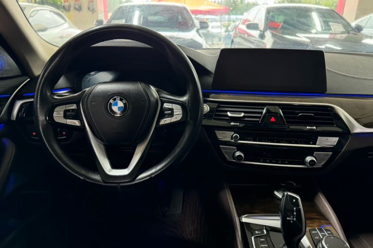 Used BMW 5 Series 2019 Facelifted 525Li Luxury Package

