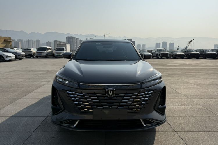 Used Changan CS75 PLUS 2023 3rd Generation 1.5T Automatic Prestige Model
