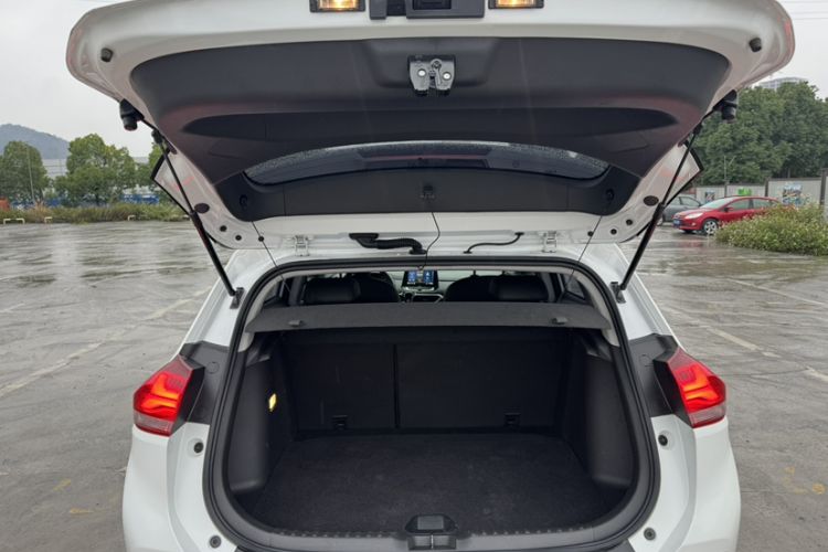 Used Chevrolet Trax 2019 Redline 335T CVT Top-Tier Model China VI Standard
