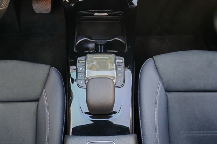 Used Mercedes-Benz A-Class 2022 Second Facelift A 200 L Sport Sedan Fashion Version
