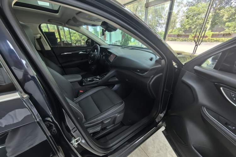 Used Buick Envision 2021 Encore Plus 652T Five-Seat Luxury Model
