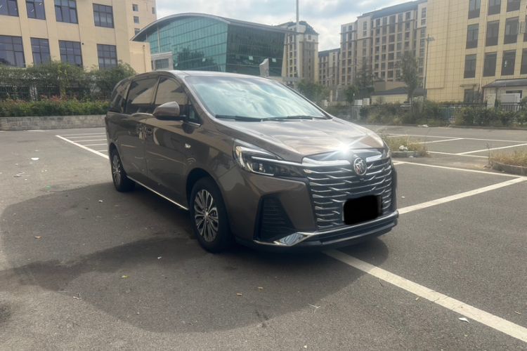 Used Buick GL8 2023 Land Executive Class Comfort Model
