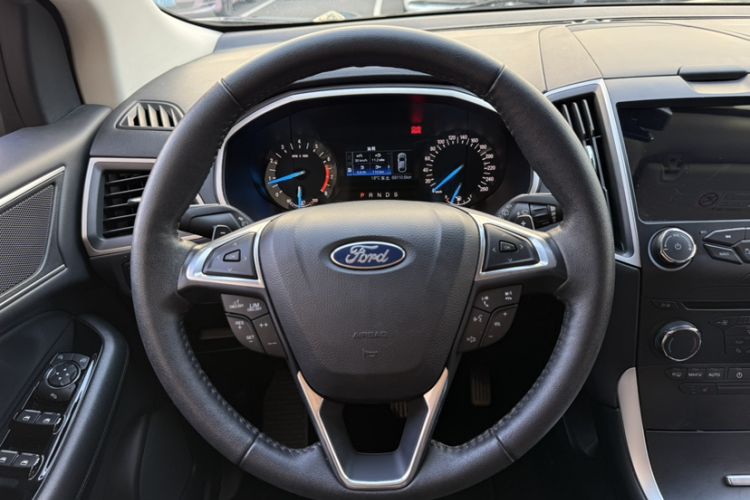 Used Ford Edge 2018 Facelifted EcoBoost 245 Two-Wheel Drive Platinum Edition 5 Seats China VI Standard
