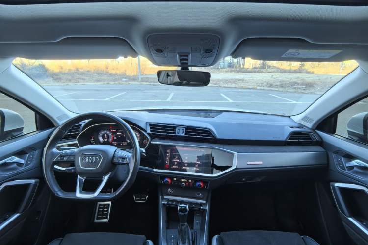 Used Audi Q3 2021 40 TFSI Fashion Dynamic Model