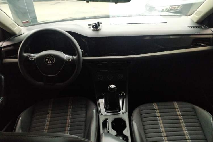 Used Volkswagen Lavida 2019 1.5L Manual Comfort Version China VI
