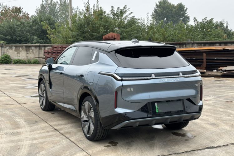 Used Lynk & Co 08 EM-P 2025 220 km All-Wheel-Drive Performance Halo
