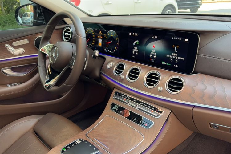 Used Mercedes-Benz E-Class 2022 Second Facelift E 300 L Fashion Edition
