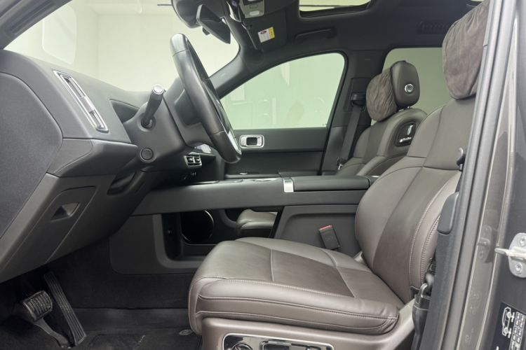 Used Li Auto L9 2022 Max model
