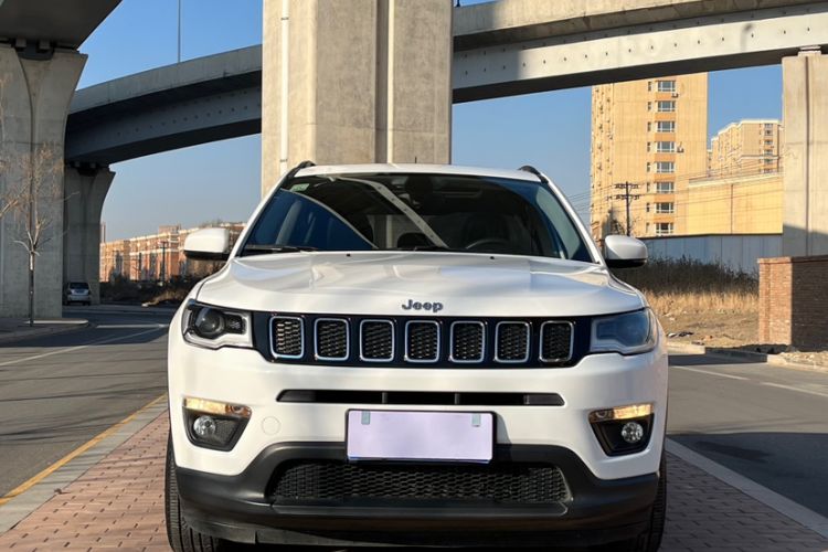 Used  Compass 2017 200T Automatic Enjoyment Version
