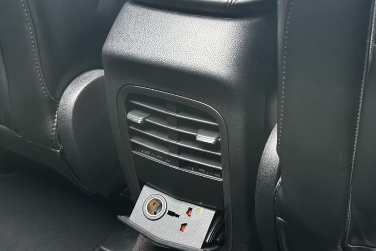 Used Lincoln MKC 2017 2.0T Two-Wheel Drive Deluxe Edition
