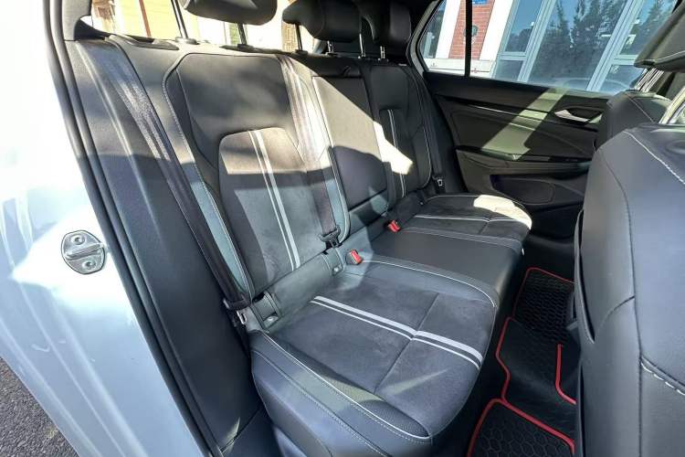 Used Volkswagen Golf 2023 Facelift 280TSI DSG R-Line Lite
