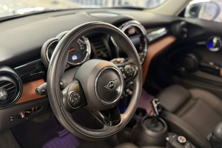 Used  MINI 2019 1.5T COOPER Classic Edition
