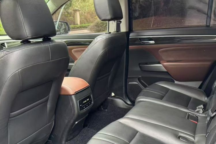 Used GAC Trumpchi GS8 2017 320T Two-Wheel Drive Luxury Smart Connectivity Version (7 Seats)
