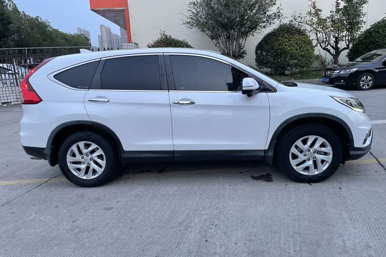 Used Honda CR-V 2015 2.4L two-wheel drive luxury version
