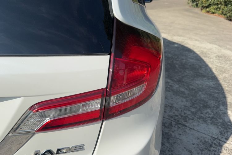 Used Honda Jade 2017 1.8L automatic Comfort version 5 seats
