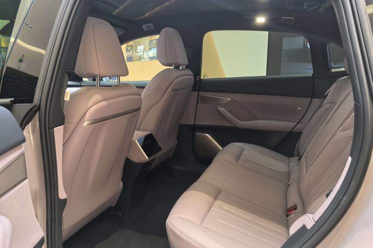 Used ONVO L60 2024 60 kWh All-Wheel Drive
