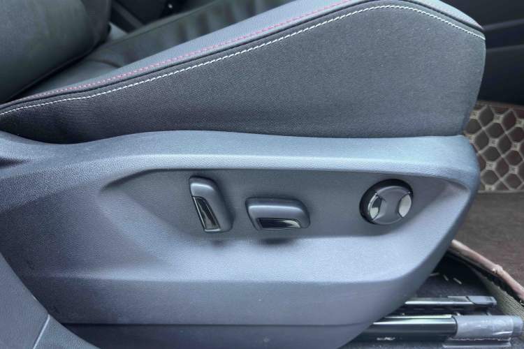 Used Volkswagen Tayron 2022 280TSI Two-Wheel Drive Luxury Smart Connectivity Version