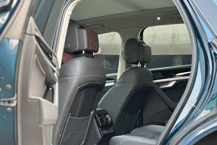 Used Volkswagen Touareg 2021 3.0 TSI Luxury Edition Black Diamond Sport Package
