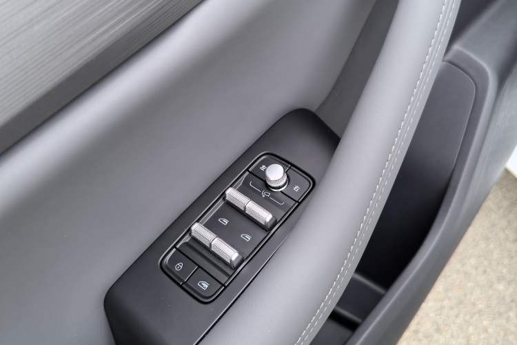 Used  Galaxy A7 2025 Model EM-i 70km Luxury Edition
