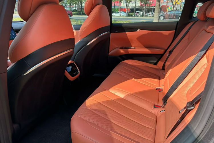 Used  L07 2024 530 Max Qiankun Intelligent Driving ADS SE Pure Electric Version
