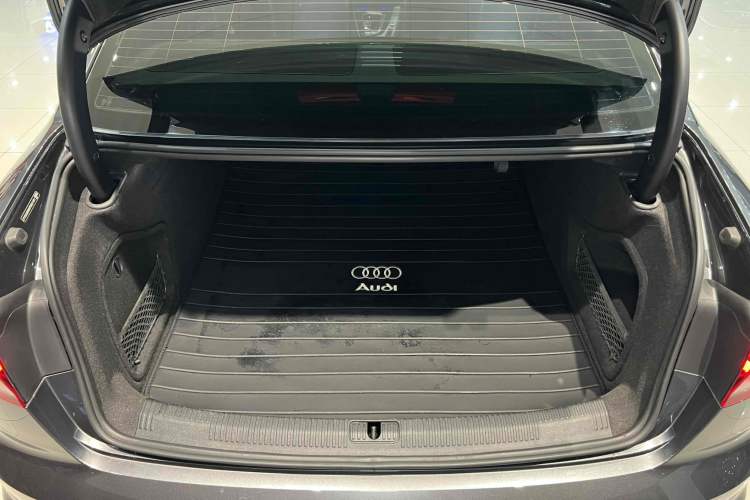 Used Audi A4L 2023 40 TFSI Luxury Dynamic Model
