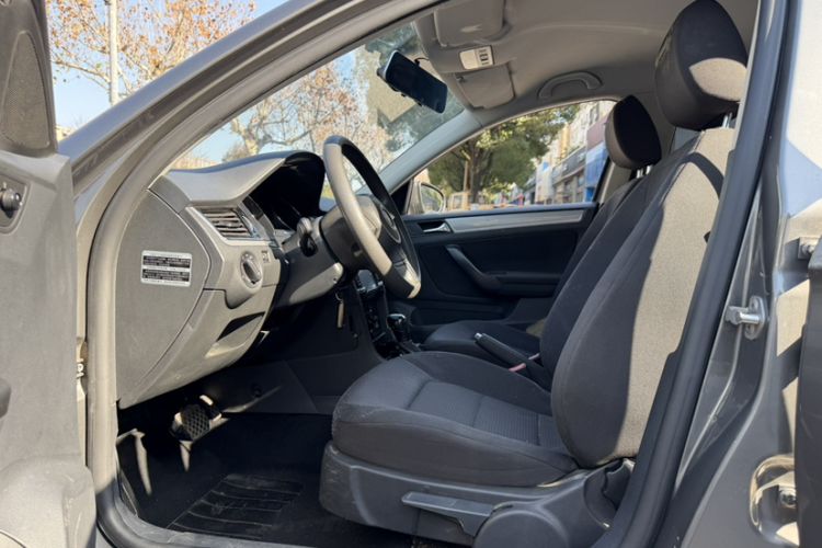 Used Volkswagen Bora 2013 1.6L Automatic Fashion Model
