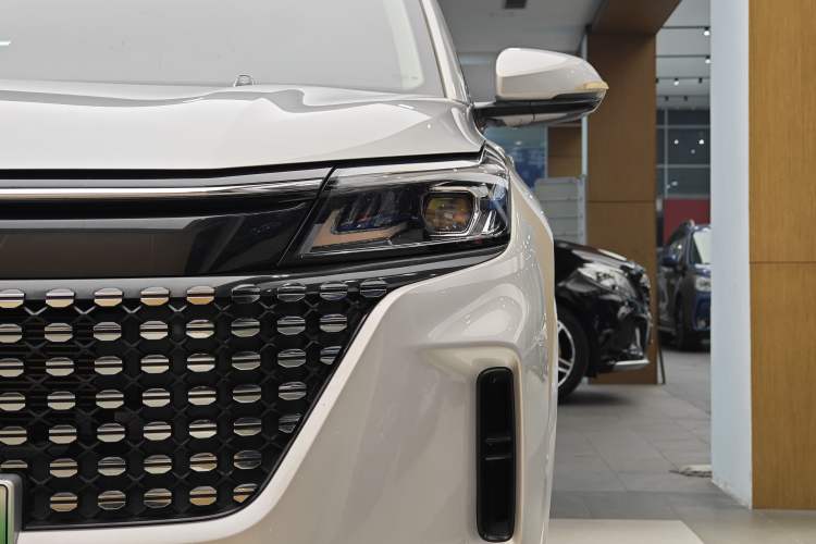 Used  E5 2023 1.5L DE-i 100KM Comfort Edition 7-Seater
