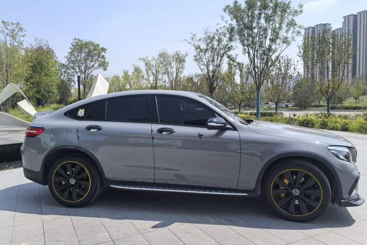 Used Mercedes-Benz GLC Coupe 2018 GLC 260 4MATIC Coupe SUV
