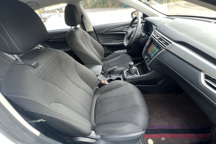 Used Roewe i5 2020 1.5L Manual 4G Connect Luxury Edition
